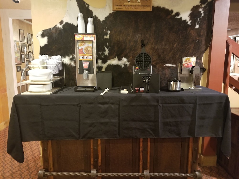 Dodge City Vacations - Dodge House Hotel  Convention Center - Property Image 11