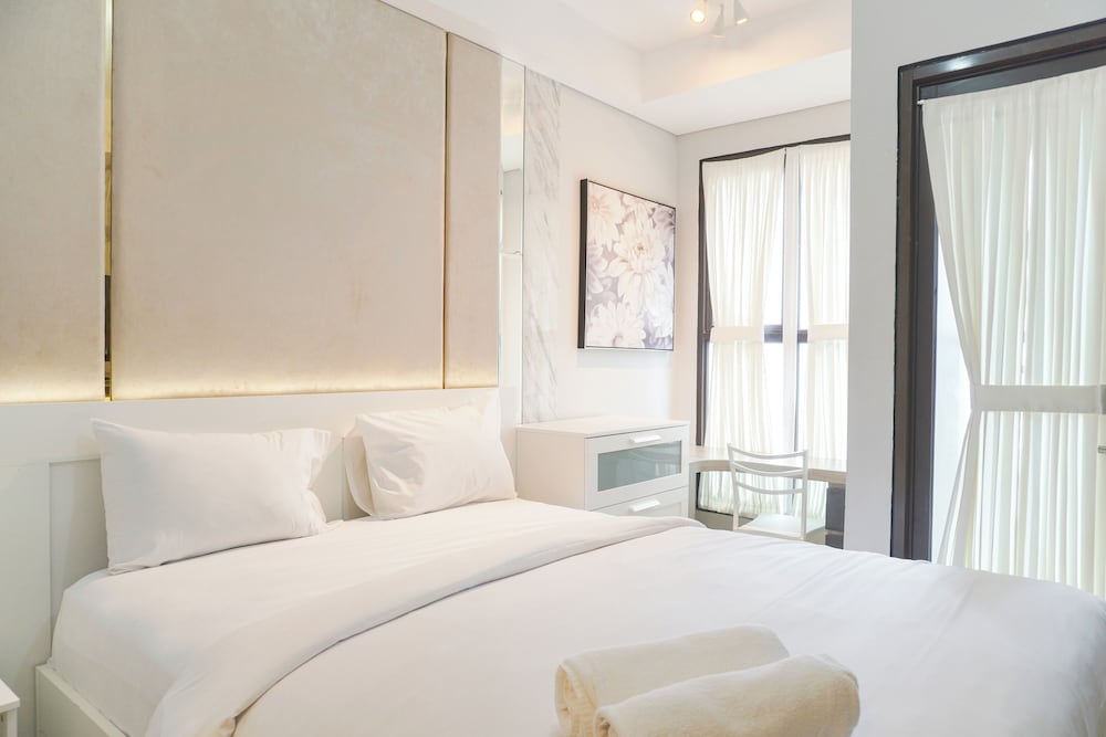 Modern Look And Nice Studio Transpark Bintaro Apartment