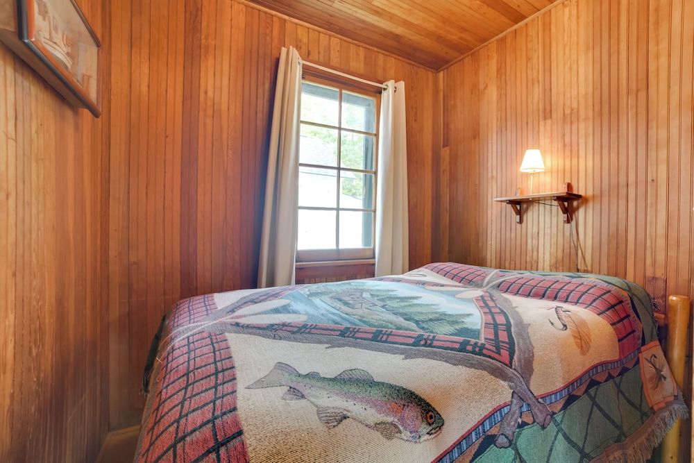 Les Cheneaux Islands Retreat 2: Boat, Fish & Swim