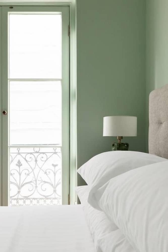 Spring Gardens by Onefinestay