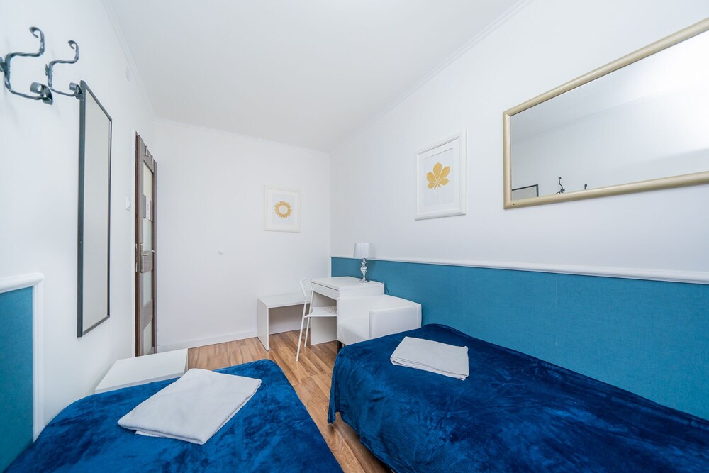 UNIT Short Rent Apartment by Warsaw Metro Station