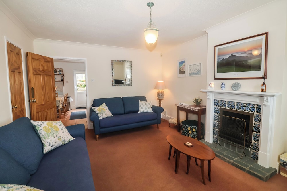 2 Kersbrook Gardens