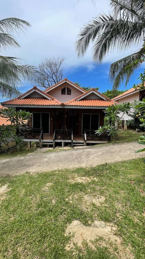 Cocohut LongBeach Perhentian Resort