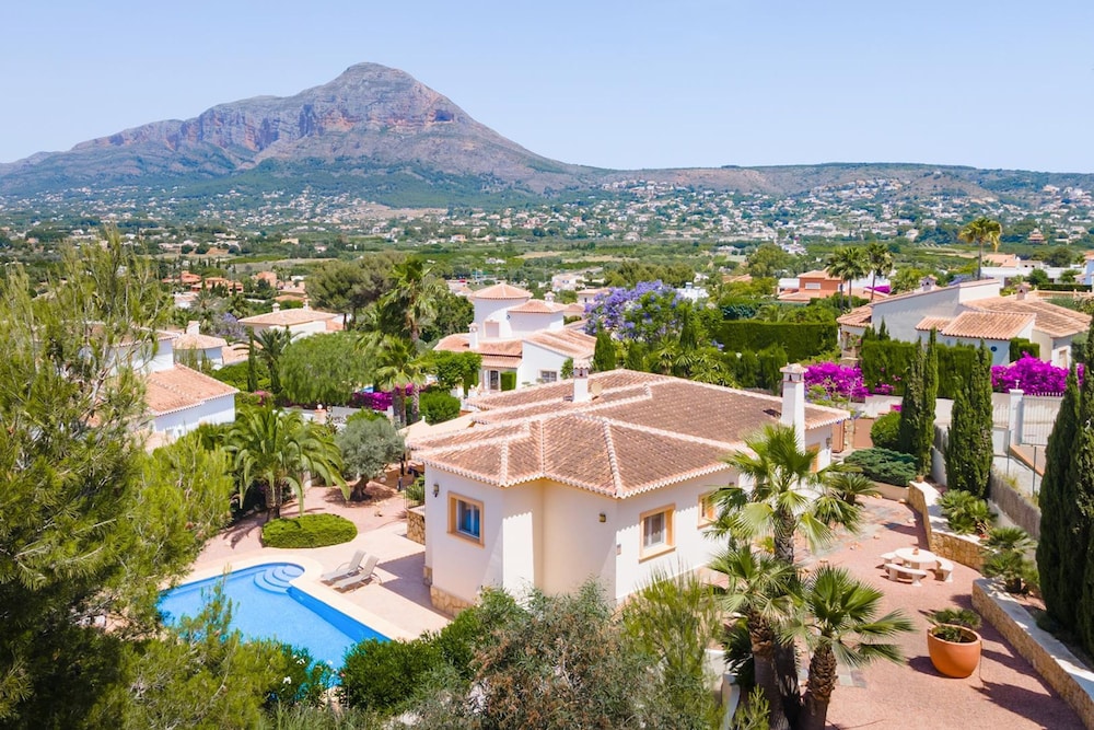 Villa Eva in J vea With 3 Bedrooms and 2 Bathrooms