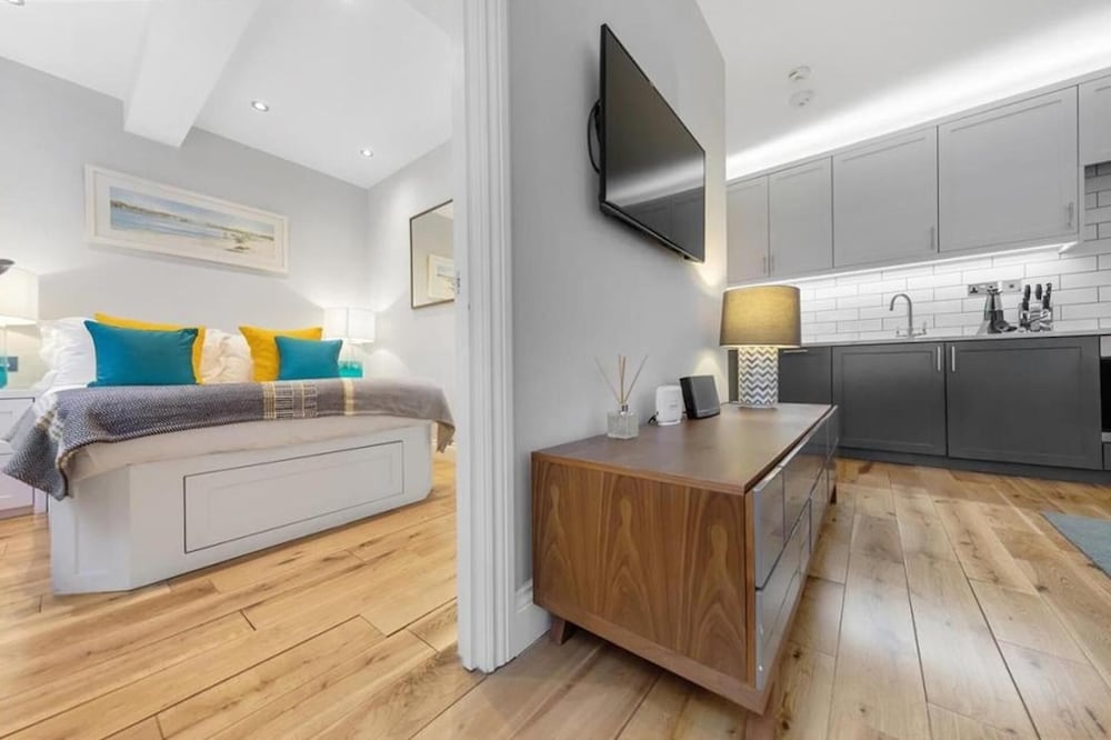 Modern London Nell Gwynn House Apartment