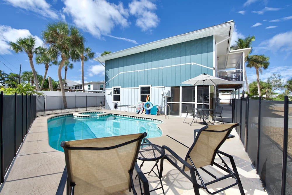 Beach Bungalow 1