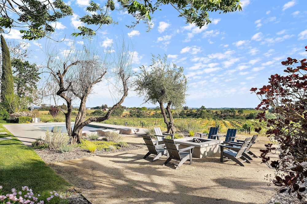Wellsona Vineyard Retreat Pool Hot Tub Views Main Home Guest Home