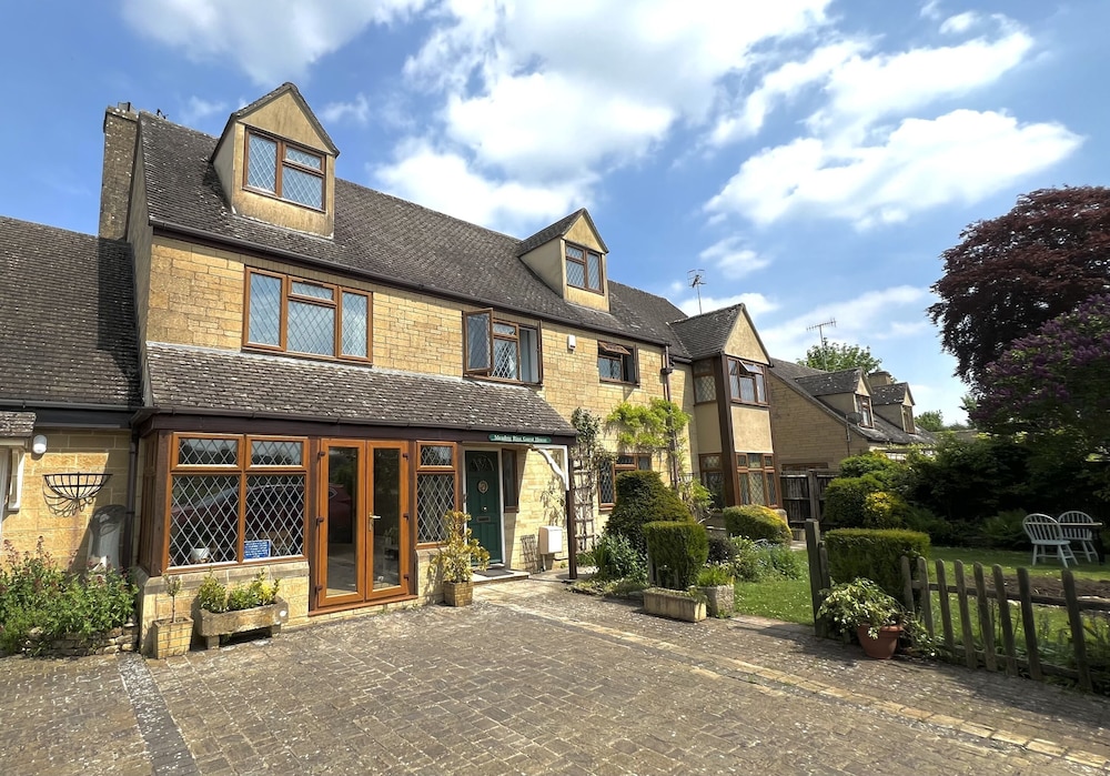 Hotel Meadow Rise - Image 1