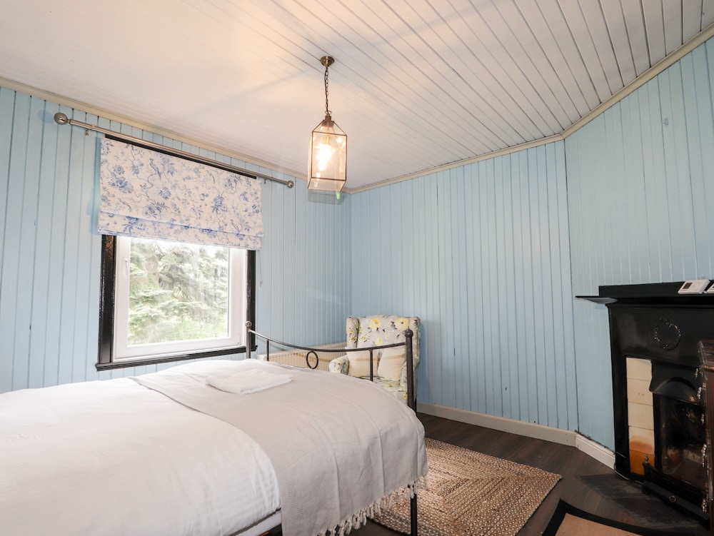 Challenger Bothy