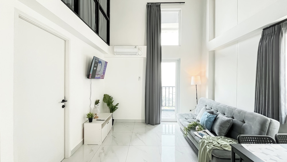 Spacious 3Br At Kingland Avenue Apartment