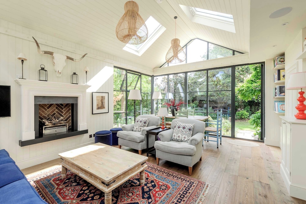 Beautiful Family Home w/ Garden & Pool - Wimbledon