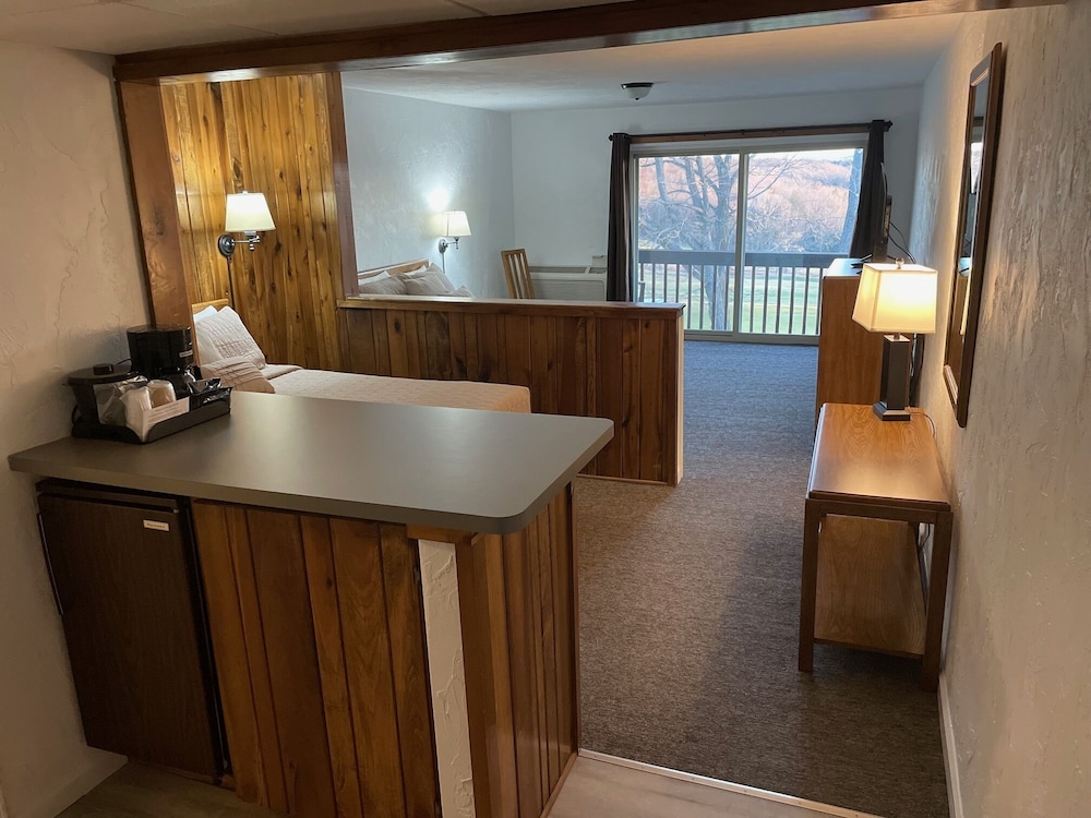 The Lodge at Indian Lake view 3
