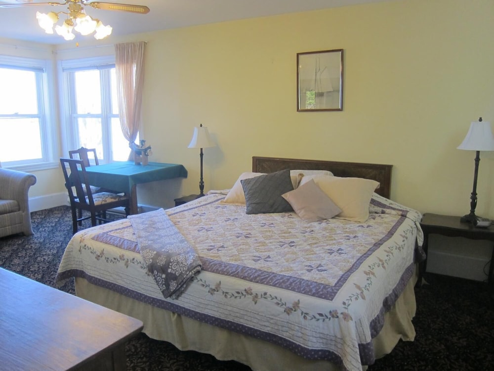 Salmon River Country Inn