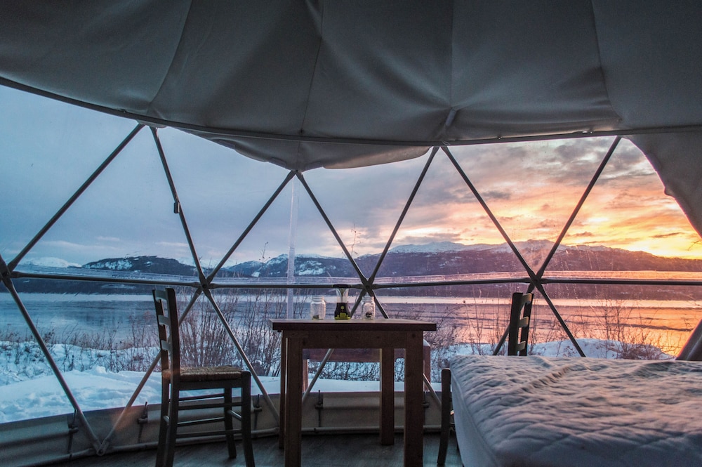 Little Atlin Lodge