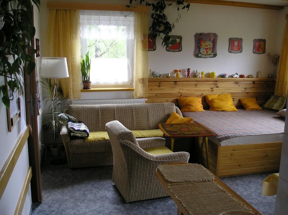 Marie Pavla With 7 Bedrooms and 4 Bathrooms