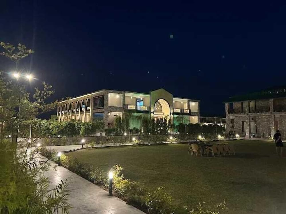 Corbett Elegant Retreat