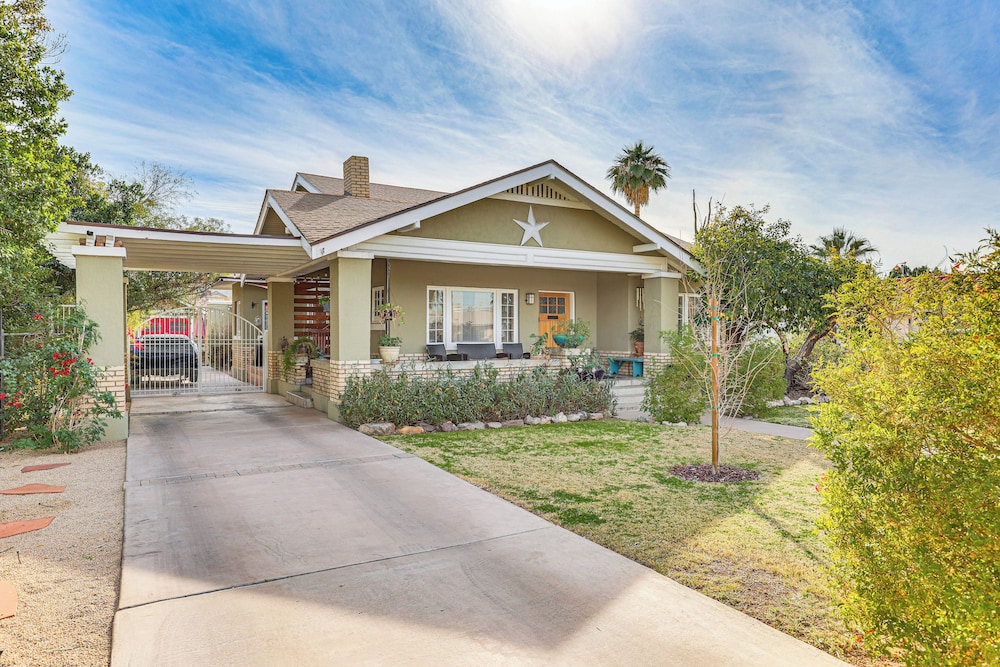 1 Mi to Dtwn: Updated Guesthouse in Phoenix!