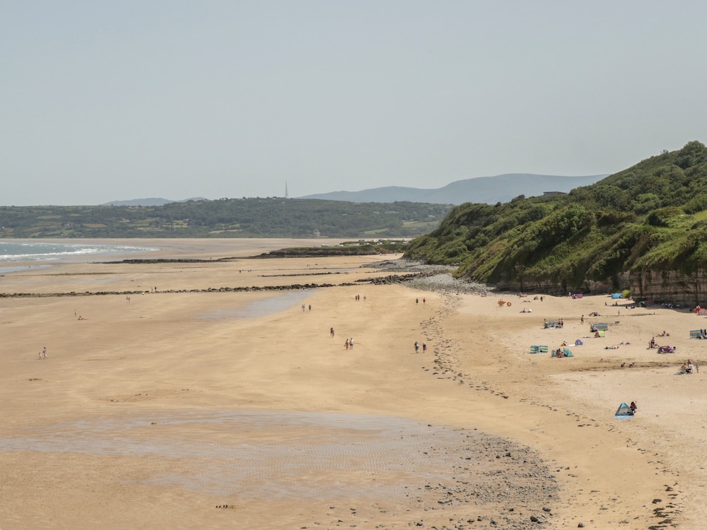4 Parc Delfryn