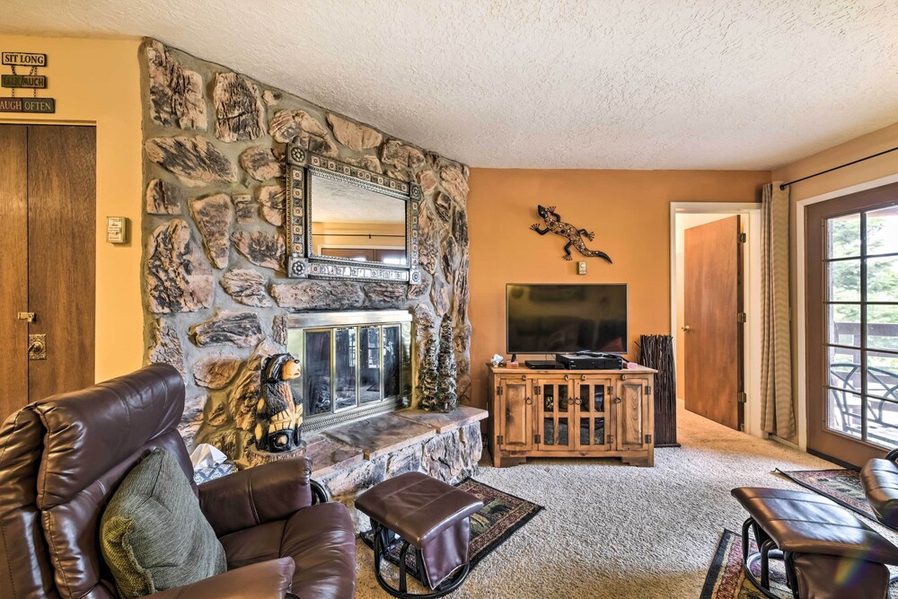 Mountain-view Angel Fire Condo: Walk to Skiing view 3