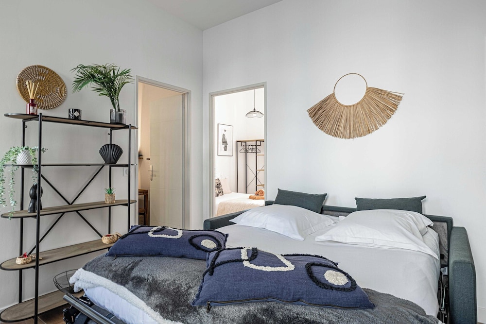 Sublime 2 Bedroom Apart.- Cannes Residential Area view 4