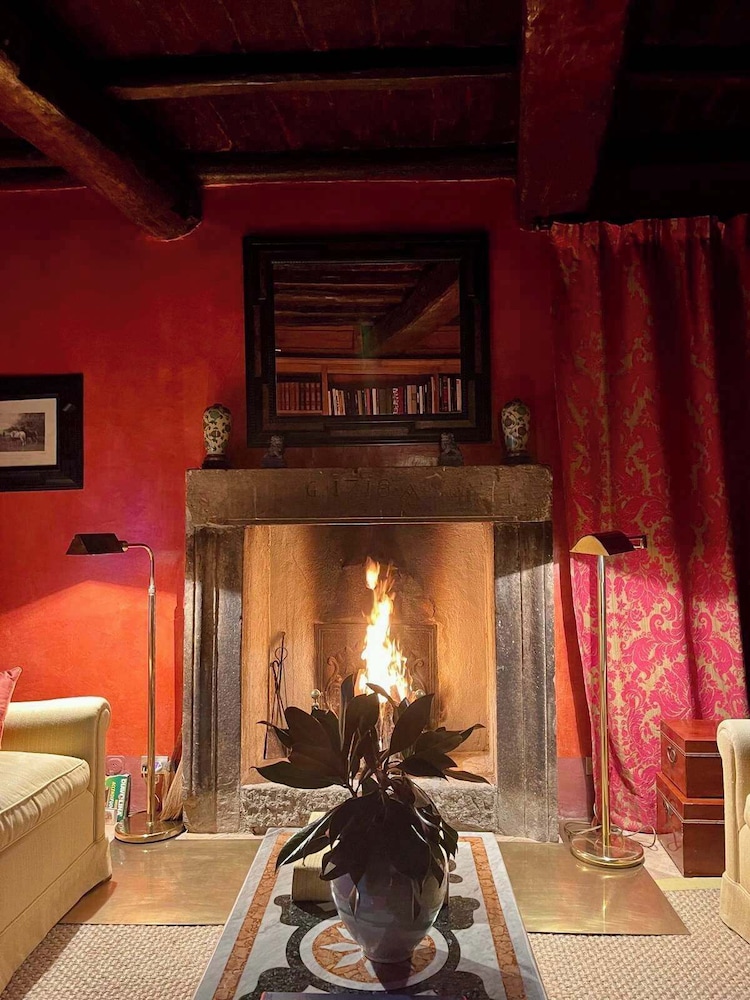 New Estate of Joy a Magnificent Historic Villa Near Rome on Glorious Ground Pool and Olives Galore