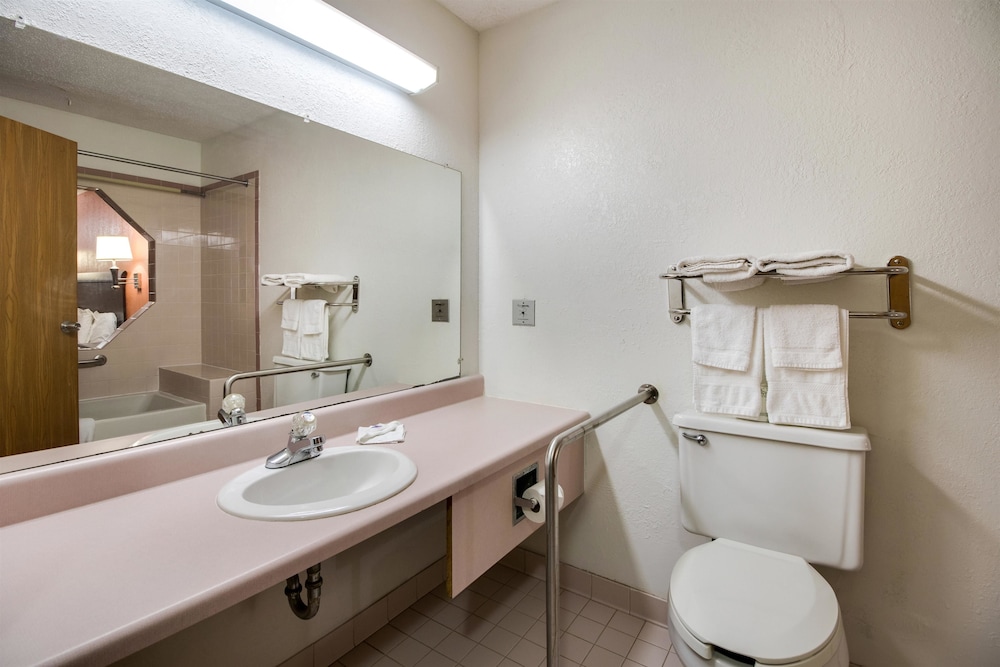 Motel 6 Marion, IL