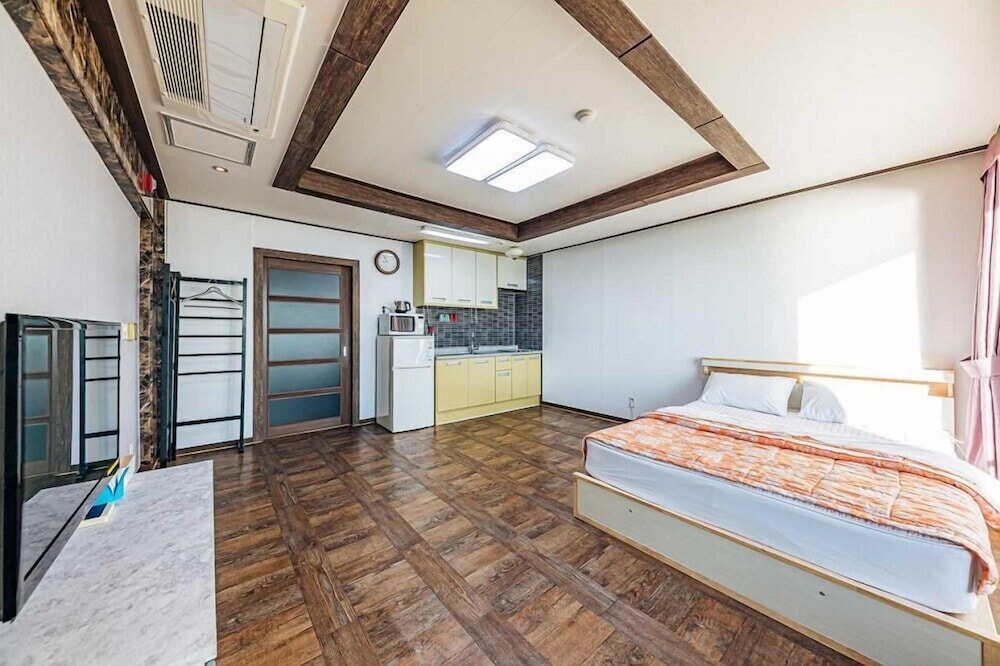 Sea Island Pension view 4