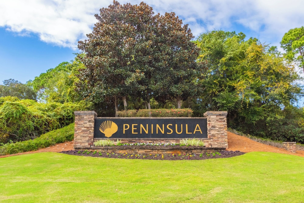 Luxury 3 Bed 3 Bath Resort Beaches Pool Golf