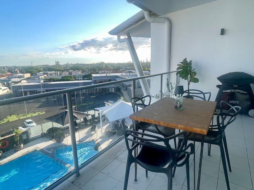 The Top Deck Retreat Ballina