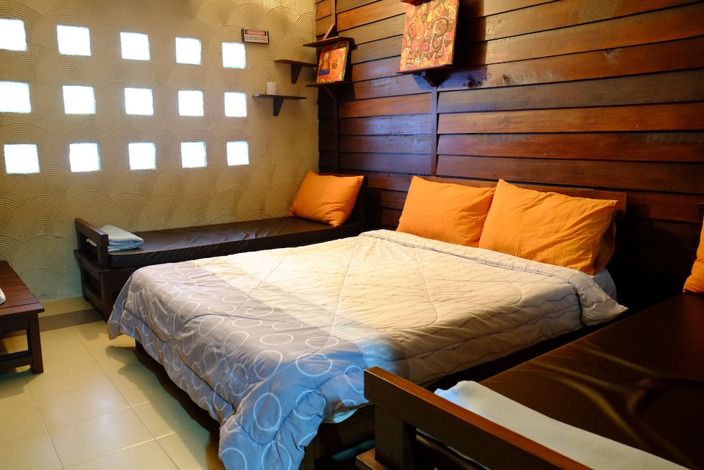 TnT Novelty House