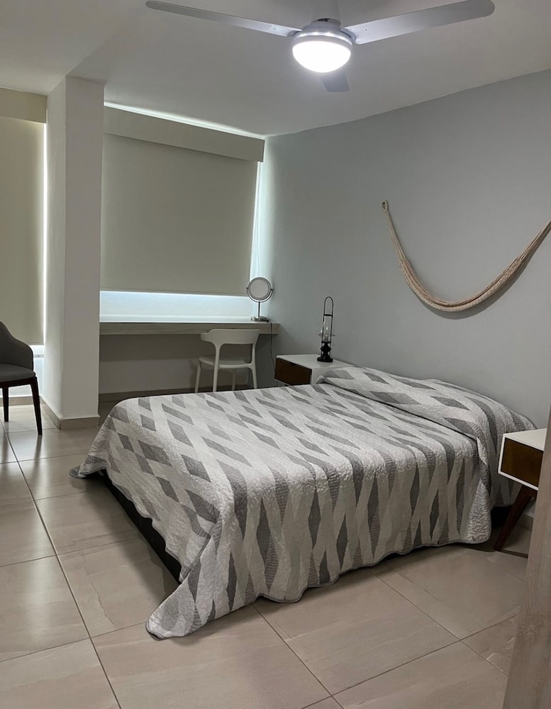 Beautiful Apartment With Pool, gym and Beach Just 80 Meters Walk, Fully Equipped