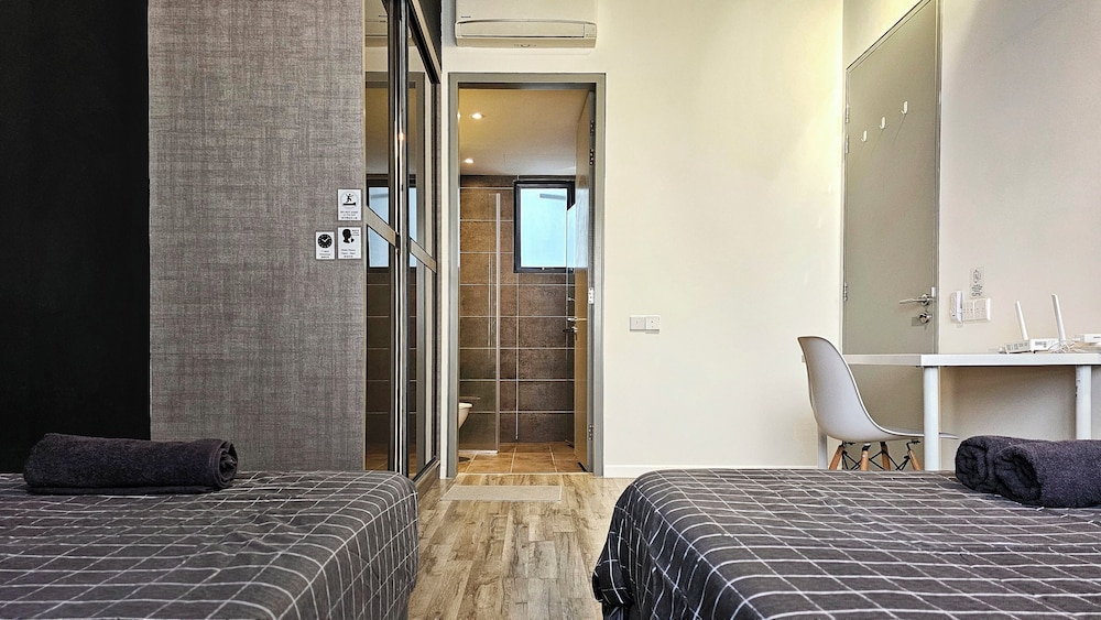Millerz Square Family Rooms by TwoFive