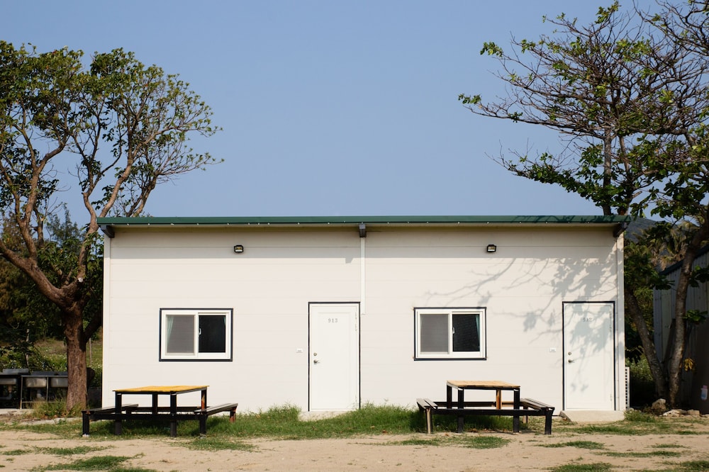 Kenting Dajianshan Wilderness Bungalow