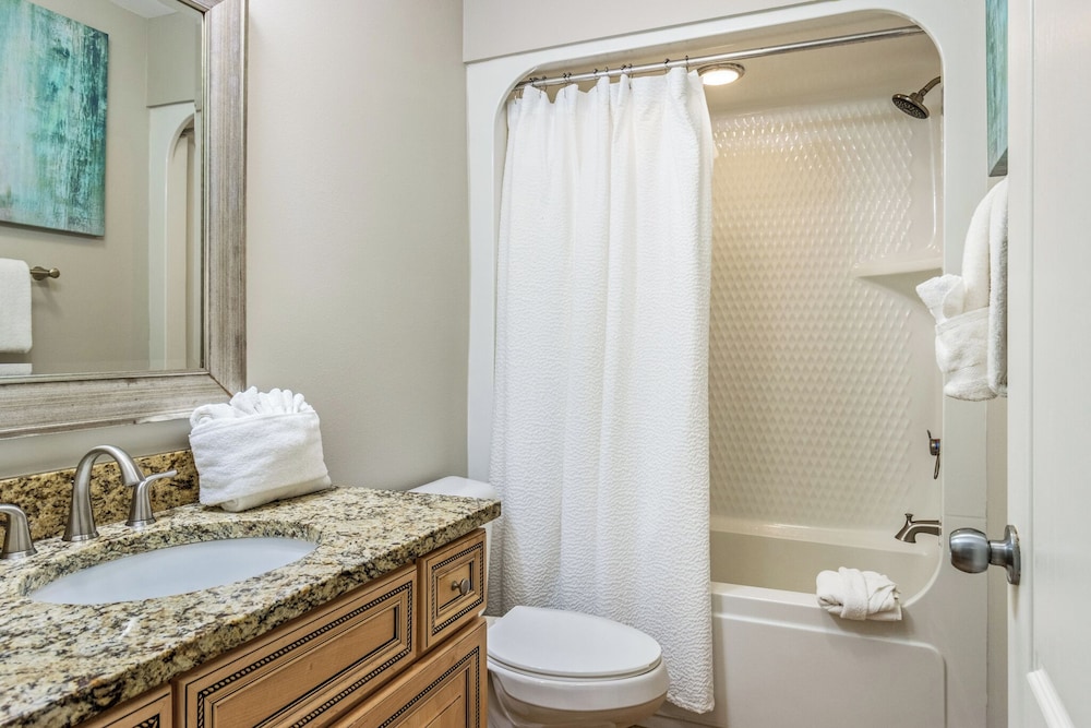 The Oasis at Orange Beach #1707 by Southern Vacation Rentals