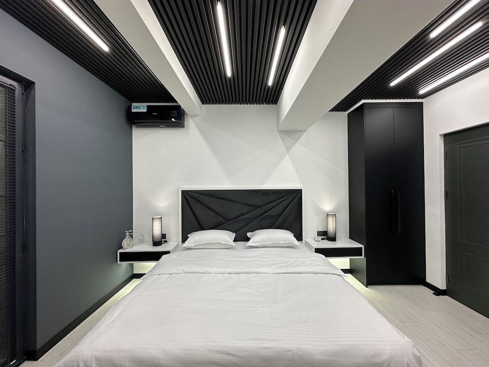 Apartment by Luxe Group MA777