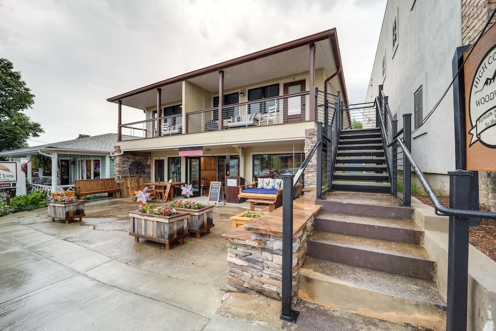 Ideally Located Blowing Rock Apartment! view 3