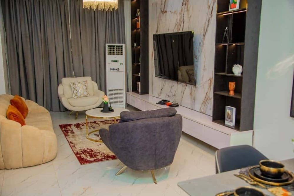 Aviv Luxury Homes