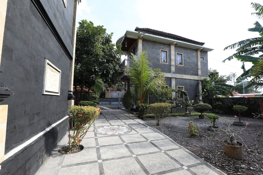 Sekarinis Place Amed