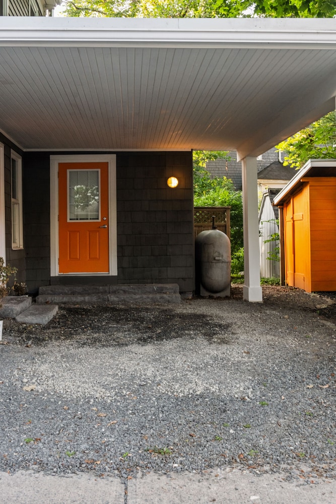 Downtown Sustainable Garden House