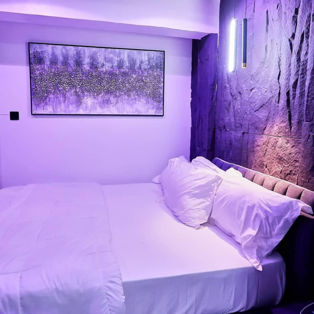Purple Lavender Court Apartment