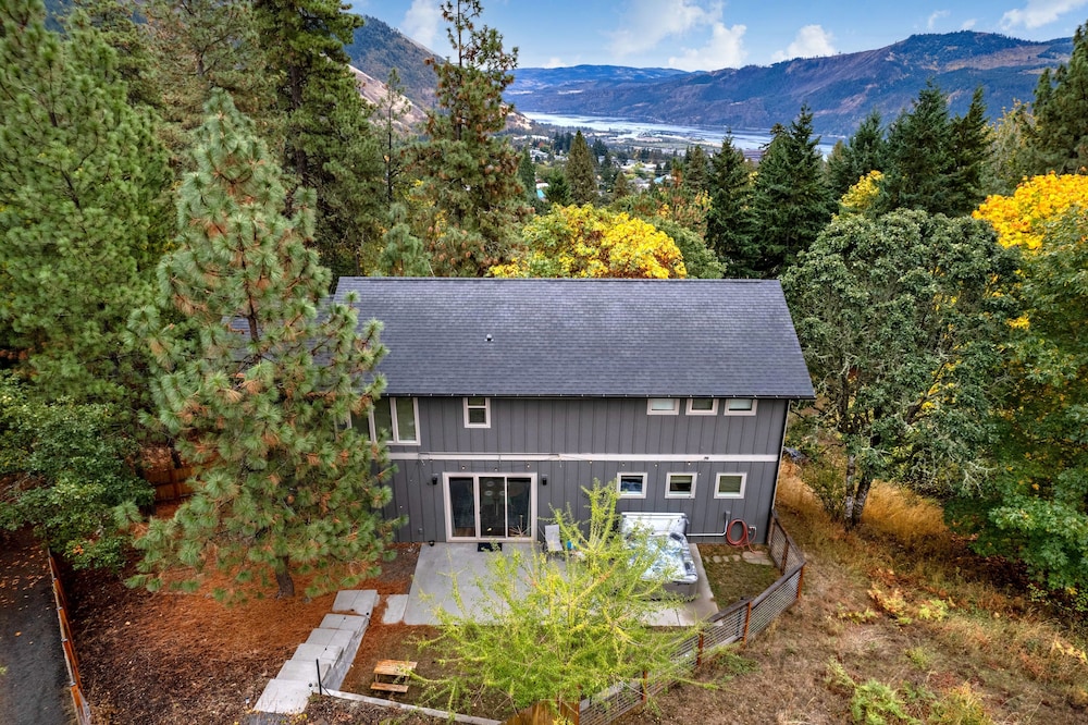 Evergreen Retreat Ab 30 Night Minimum 4 Bedroom Home