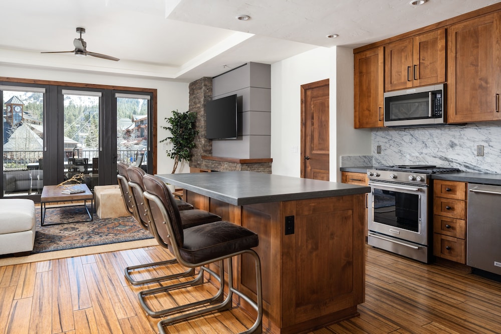 Lake Tahoe Vacations - Luxury 4bdr Residence Steps From Heavenly Village 4 Bedroom Condo - Property Image 21