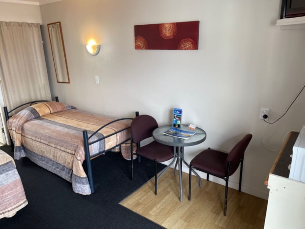 Raymar Motor Inn