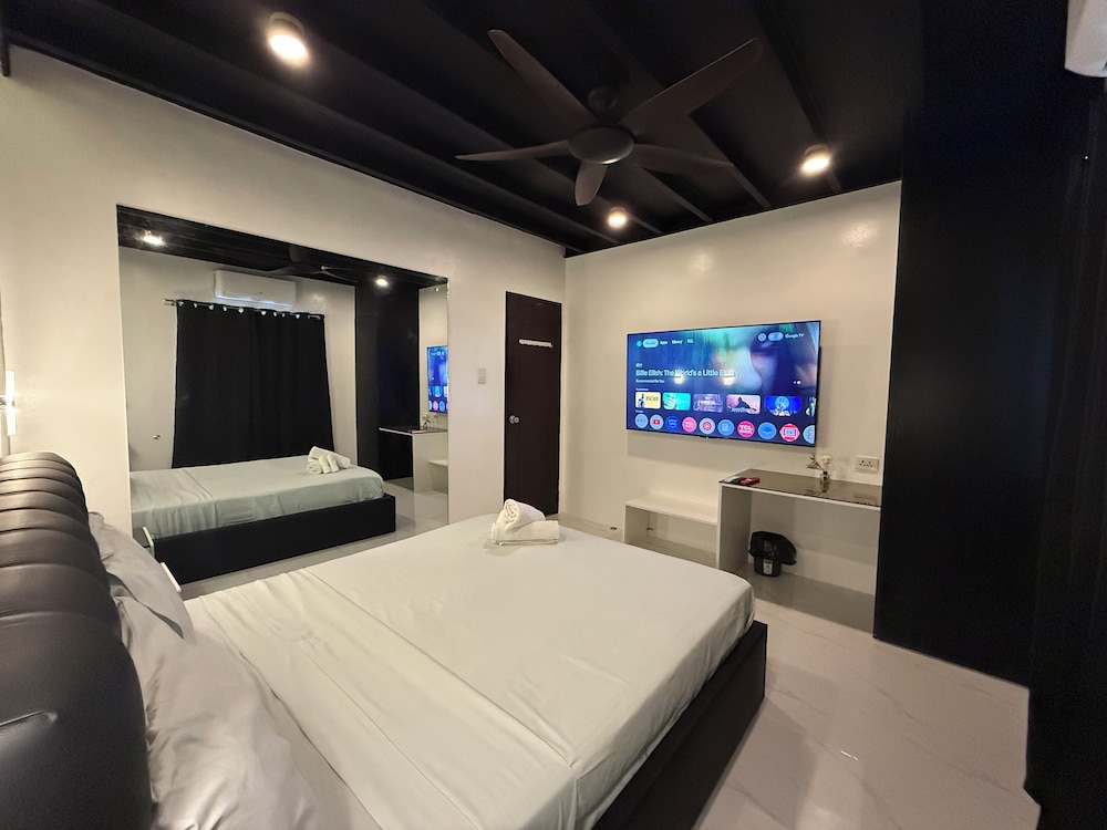 Kandi Suites 2BR with private Jacuzzi