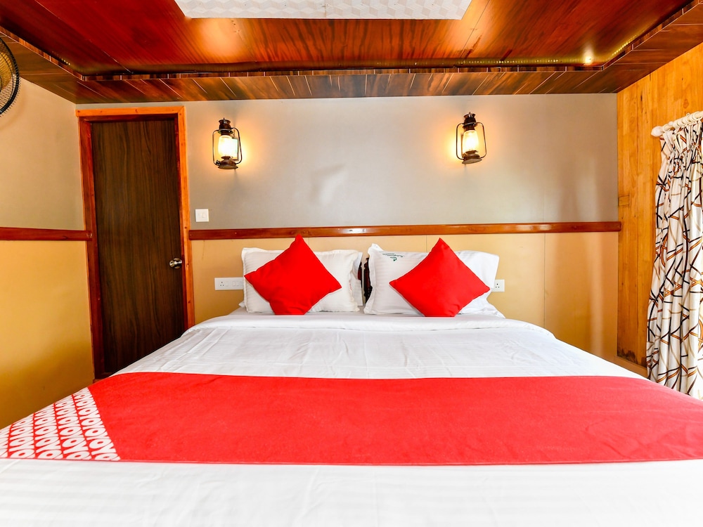 OYO 24920 Indraprastha Royal Castle Sharing Houseboat view 2