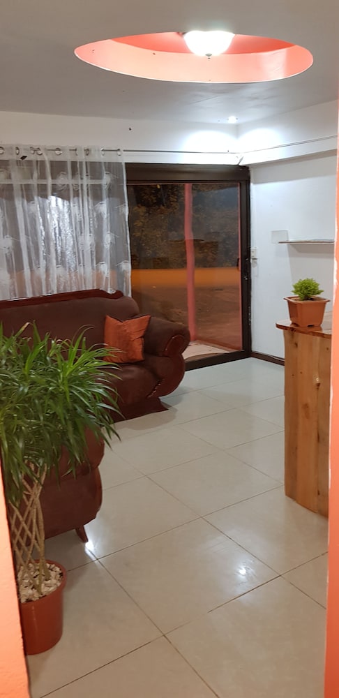 Moras Place B&B - Hostel