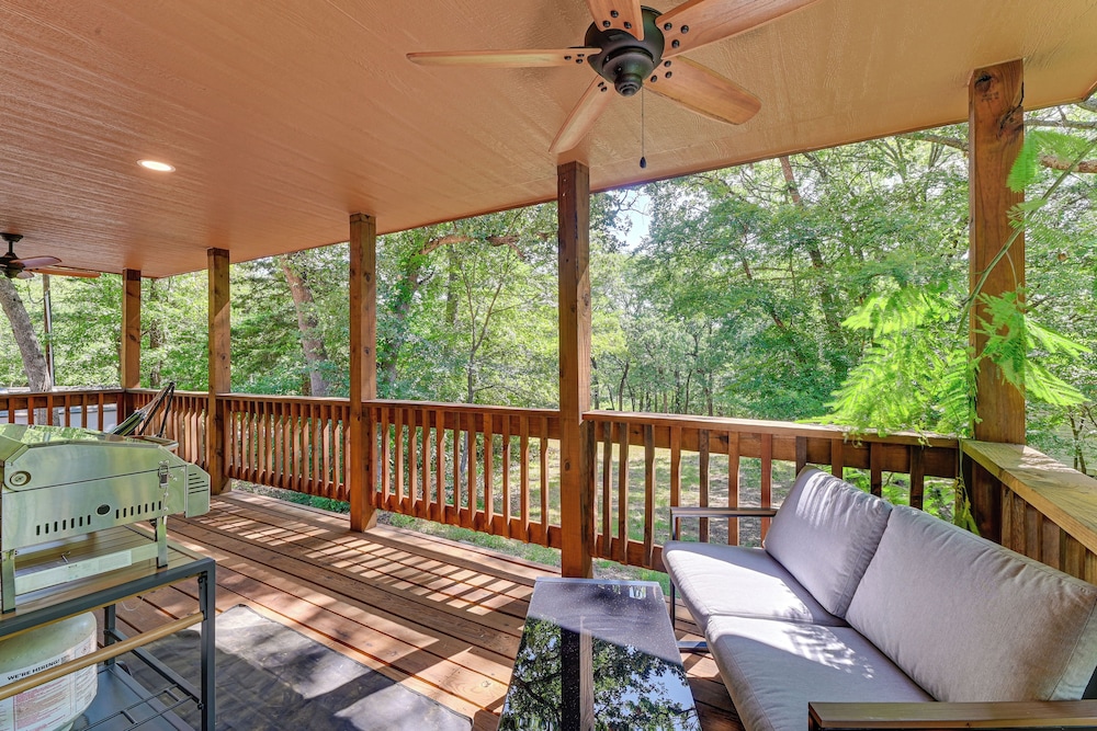 3 Mi to Lake Texoma: Gordonville Getaway!