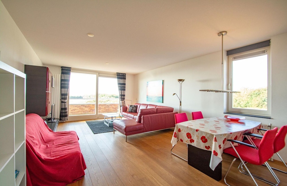 Cozy Apartment With Balcony