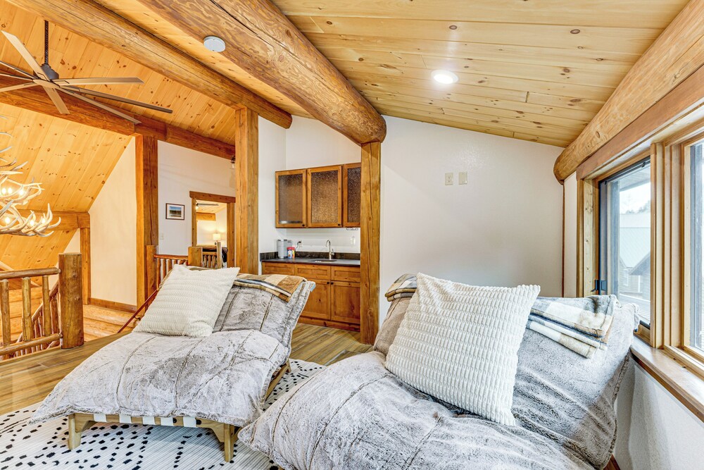 Cabin 3/4 Mi to Red River Ski & Summer Area