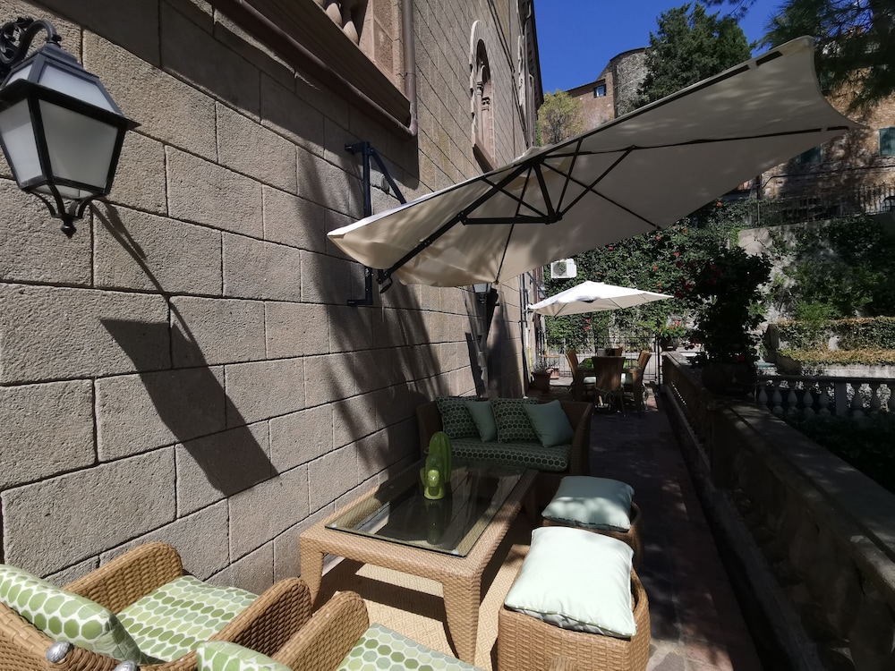 Between sky and sea in an Exclusive Village Full of Charm With a Private Terrace view 5